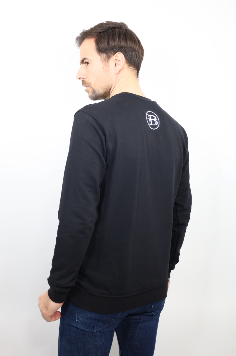 Sweatshirt "Bold Identity" – Affirmation Frontale-Noir